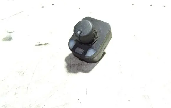 Audi A4 S4 B7 8E 8H Wing mirror switch 8E0959565