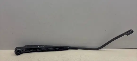 Toyota Land Cruiser (J120) Front wiper blade arm 6652