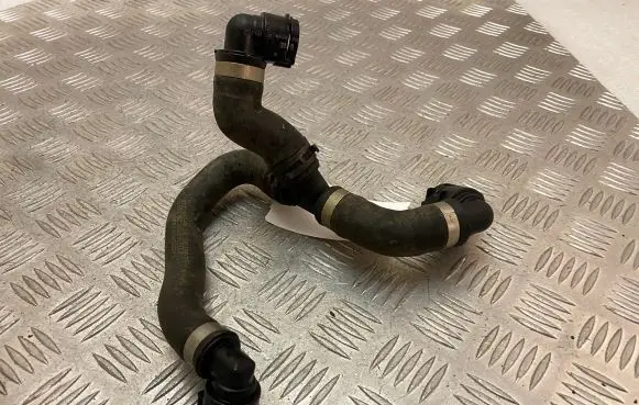 Mercedes-Benz GLC X253 C253 Engine coolant pipe/hose A2535018382