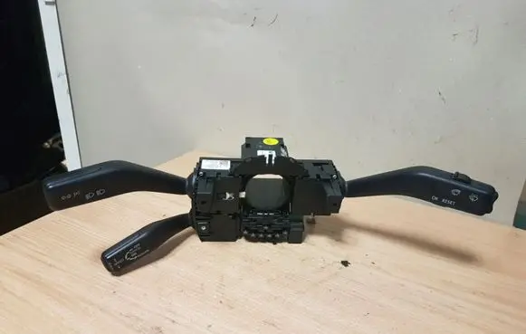 Volkswagen PASSAT B6 Indicator stalk 3C5953513C 3C5953507C