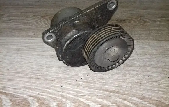Volvo S60 Alternator belt tensioner 