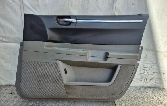 Chrysler 300 - 300C Front door card panel trim OYH321DBAF VF20001LK8B 1052932TRMA