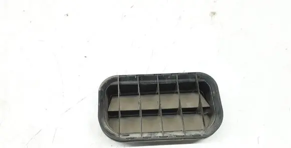 Quarter panel pressure vent