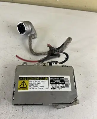 Toyota Corolla E120 E130 Headlight ballast module Xenon 8596728010 3900077175
