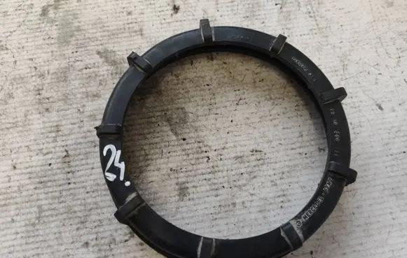Mercedes-Benz Vito Viano W638 In tank fuel pump screw locking ring/nut 9019900054