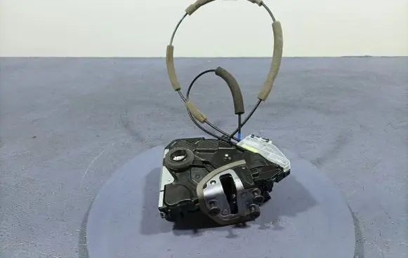 Lexus UX Front door lock BE1111300