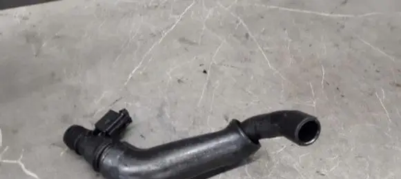 Mercedes-Benz Vito Viano W639 Breather hose/pipe a6110100082