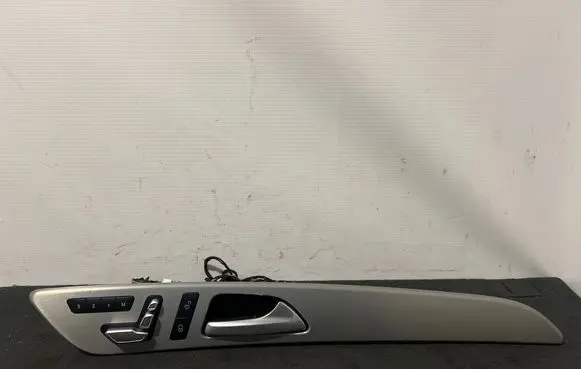 Mercedes-Benz GLE (W166 - C292) Front door seat control surround trim a1669058200 a1667204022