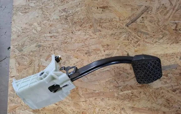 BMW 3 F30 F35 F31 Brake pedal 6878290