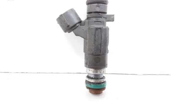 Subaru Legacy Fuel injector FBJC101 0013Z06