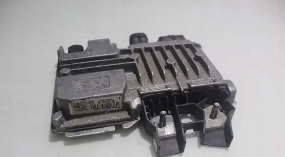 Citroen DS3 Central body control module 28447924