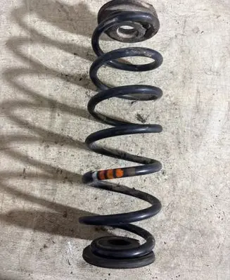 Volkswagen Touran I Rear coil spring 1K0512297