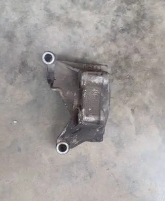 Audi Q7 4L Power steering pump mounting bracket 06E145393G