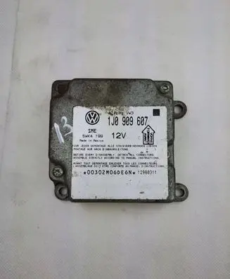 Volkswagen PASSAT B5 Airbag control unit/module 1J0909607 12980311 5WK4199