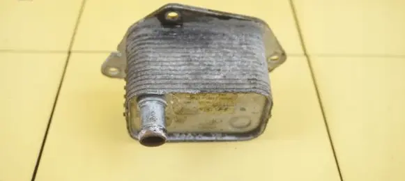 Hyundai i40 Engine oil radiator 264102A400 D4FD