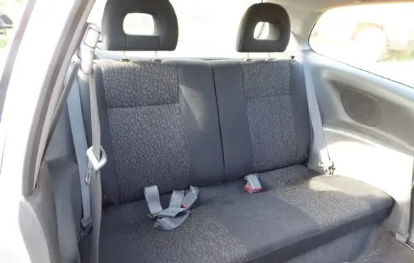 Mitsubishi Colt Second row seats 