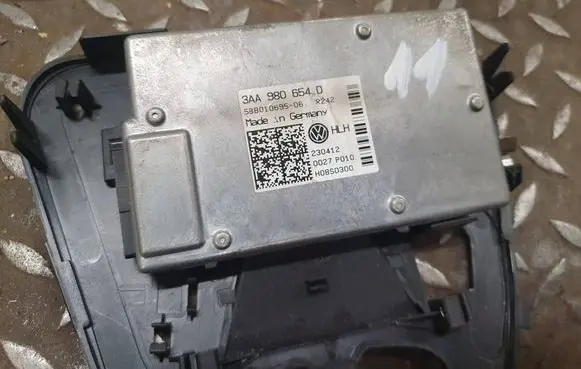 Windshield/windscreen camera
