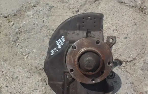BMW 3 E46 Front wheel hub spindle knuckle