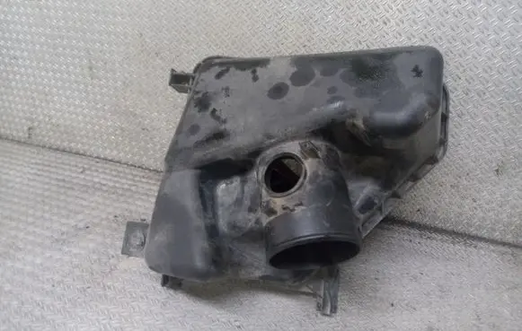 Toyota Auris 150 Air filter box cover 68213LS