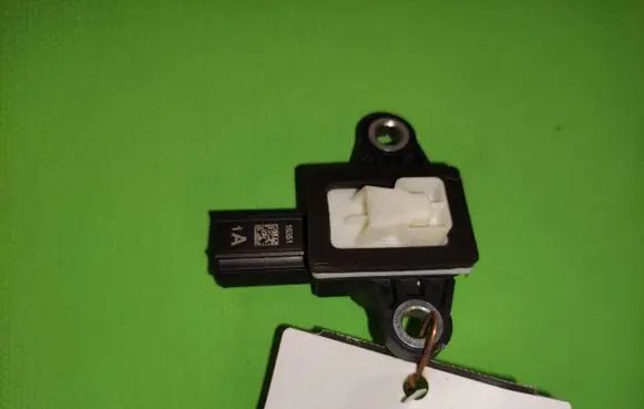 KIA Sportage Airbag deployment crash/impact sensor 624944200 007816079 0S0180Z696