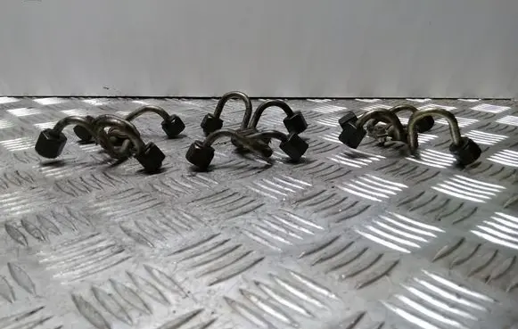 BMW 5 E60 E61 Fuel injector supply line/pipe 