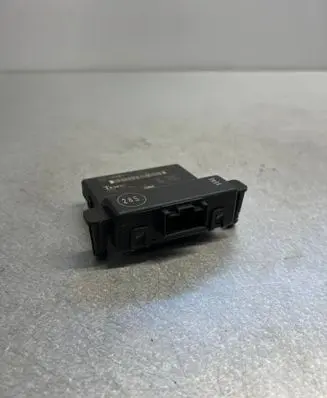 Audi A3 S3 8P Gateway control module 1K0907530F