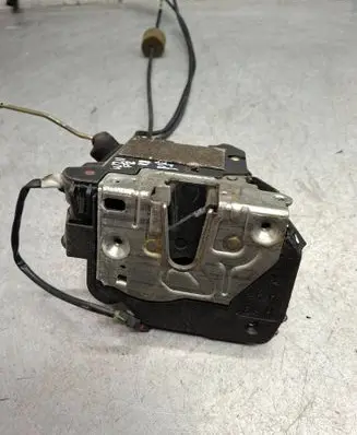 Mercedes-Benz E W211 Front door lock 2117200335