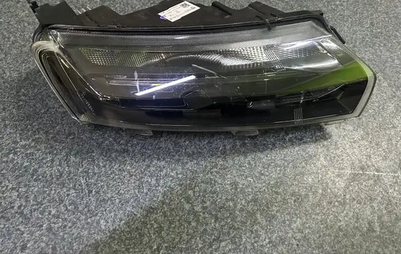 Dacia Spring Headlight/headlamp 266008993R