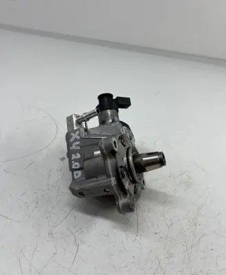 BMW X4 F26 Fuel injection high pressure pump 8514138 0445010770