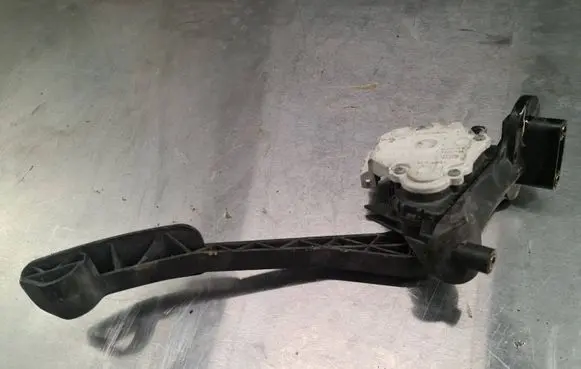 Volvo V70 Accelerator throttle pedal 9496821 E460 E4609496821
