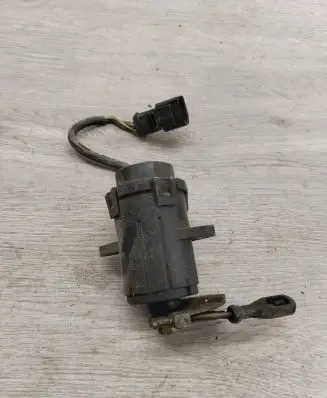Volkswagen Golf III Acceleration sensor 0205001014