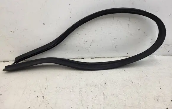 Mercedes-Benz S AMG W221 Engine compartment rubber A2216280098