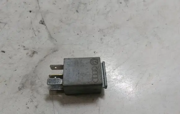 Volkswagen PASSAT B6 Other relay 1K0951253 0332011100
