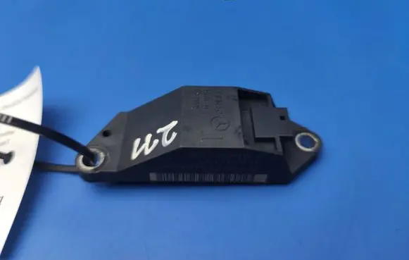Mercedes-Benz E W211 Airbag deployment crash/impact sensor A0018209326 25571179A4