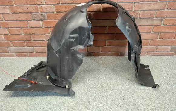 Front wheel arch liner splash guards