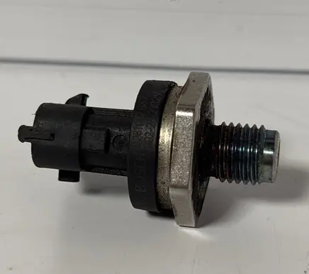Renault Scenic II - Grand scenic II Fuel pressure sensor 
