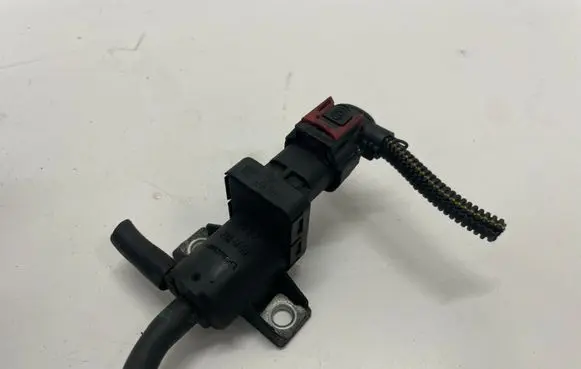Opel Insignia B Vacuum valve 55574896