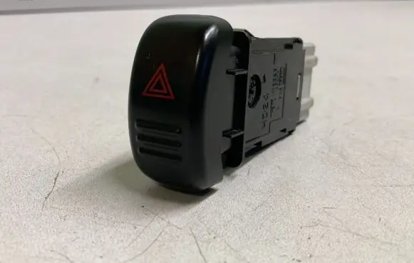 Opel Frontera B Hazard light switch M16328