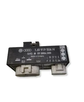Volkswagen Golf IV Glow plug pre-heat relay 1J0919506H