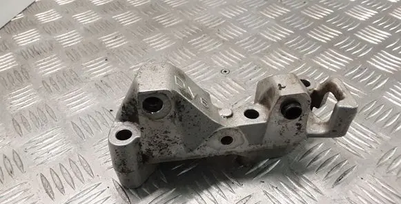 Peugeot 307 Engine mounting bracket 9681861680