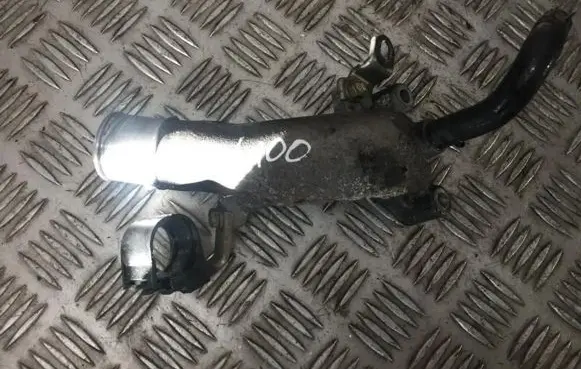 Toyota Avensis Verso Engine coolant pipe/hose