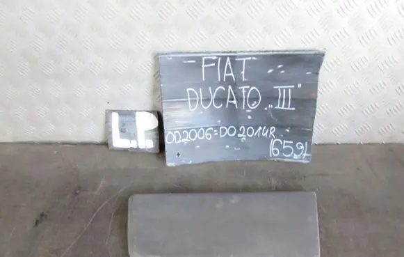 Fiat Ducato Front door trim (molding) 1305773070