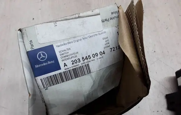 Mercedes-Benz C W203 Light switch A2035450904