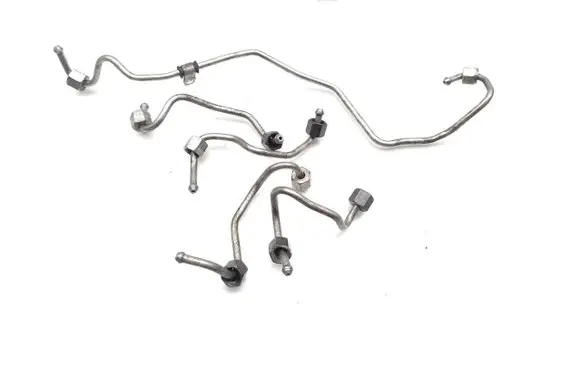 Mazda 6 Fuel injector supply line/pipe 