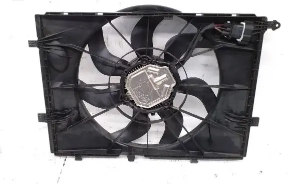 Mercedes-Benz E W238 Electric radiator cooling fan A0999061800 3137232032