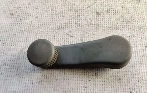 Volkswagen II LT Front door window winding handle 1H0837581D