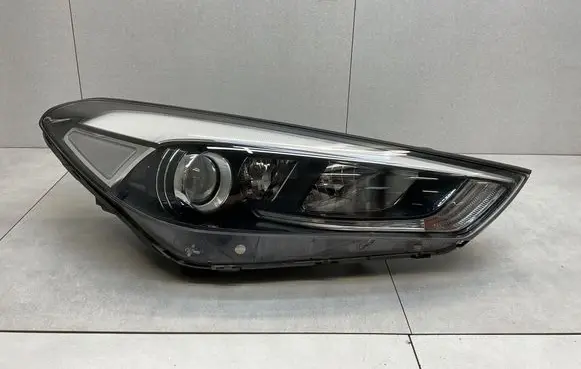 Hyundai Tucson TL Headlight/headlamp 92102D7110