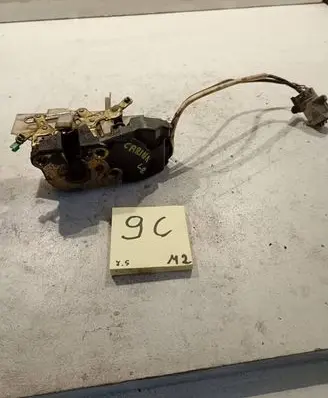 Toyota Carina T190 Front door lock 6932020550