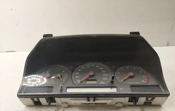 Volvo S70 V70 V70 XC Speedometer (instrument cluster) 9148926 69794660T 9168138
