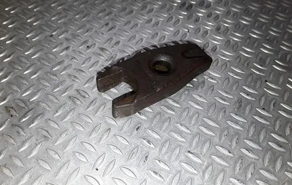 Peugeot 406 Fuel Injector clamp holder